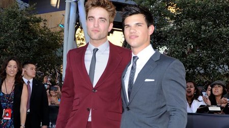 Taylor Lautner y Robert Pattinson, los protagonistas de Crepúsculo, vestidos de Gucci