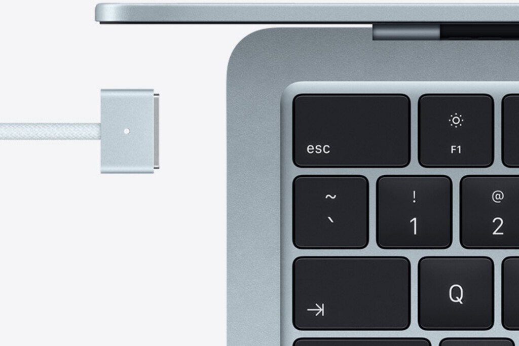 macOS Tahoe 26.4 te dirá ahora a la cara si tu cargador del MacBook es malo: así funciona el nuevo indicador de velocidad de carga