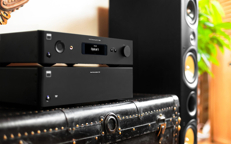 NAD estrena amplificador HiFi de gran potencia: el C298 llega con un discreto aspecto y hasta 620 vatios de potencia