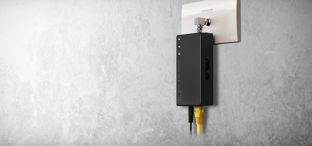 Este adaptador de Asus transforma el cable de antena de tu casa en una red Ethernet a 2,5 Gbps