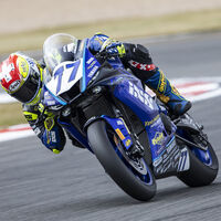 Dominique Aegerter mantiene el abuso en Donington Park para amarrar todavía más el mundial de Supersport