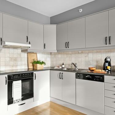 Este accesorio es ideal para aprovechar las esquinas de la encimera de la cocina y las mantiene bien ordenadas