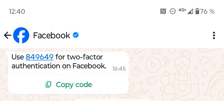 Código de Facebook recibido en el móvil con WhatsApp