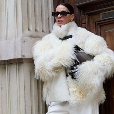 Ni mocasines ni bailarinas: el calzado plano de 2026 es 'estilo marroquí' y dará un efecto boho-chic a nuestros looks 