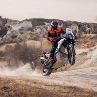 La KTM 790 Adventure regresa: una trail para el carnet A2 mucho más ágil, tecnológica y con un toque chino