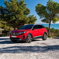 La OCU alerta de un posible riesgo de incendio en 16.000 coches en España de Citroën, DS, Peugeot y Opel