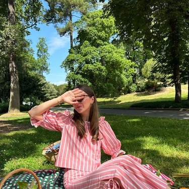 Zara vende las cinco blusas de rayitas más originales y pura tendencia: ideales para llevar con vaqueros blancos este verano 