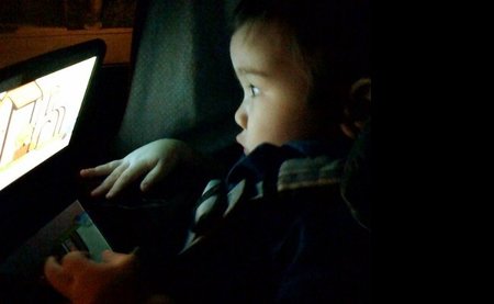 Viajar en coche con niños: DVD, ¿sí o no?