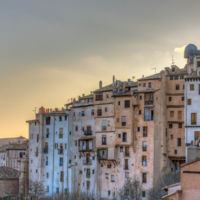 La curiosa arquitectura vertical o los rascacielos de Cuenca