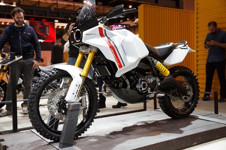 Ducati está tramando algo divertido con las Scrambler, y lo hemos podido ver en Milán