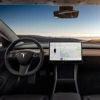 Un auto de hace 20 años vence a los coches modernos en algo: todo era más fácil sin pantallas táctiles, y los estudios lo demuestran