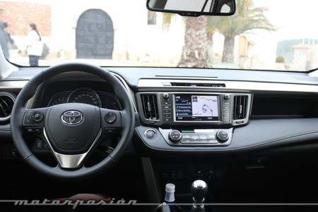 Toyota RAV4 2013, vista interior