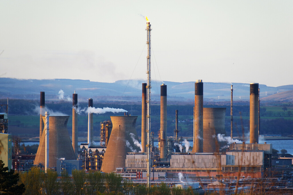 Y pensábamos que la gasolina estaba cara: Europa quiere dejar de importar petróleo ruso a finales de año