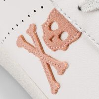 El Corte Inglés rebaja casi a mitad de precio las zapatillas de estilo retro de Scalpers que elevan cualquier outfit 