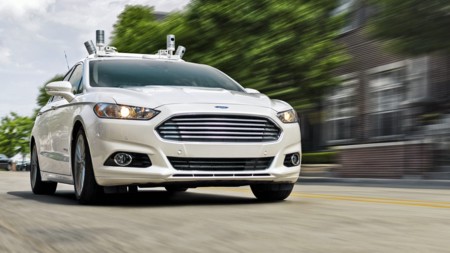 Ford se sube al carro autónomo y ya ha puesto fecha a su primer coche sin volante