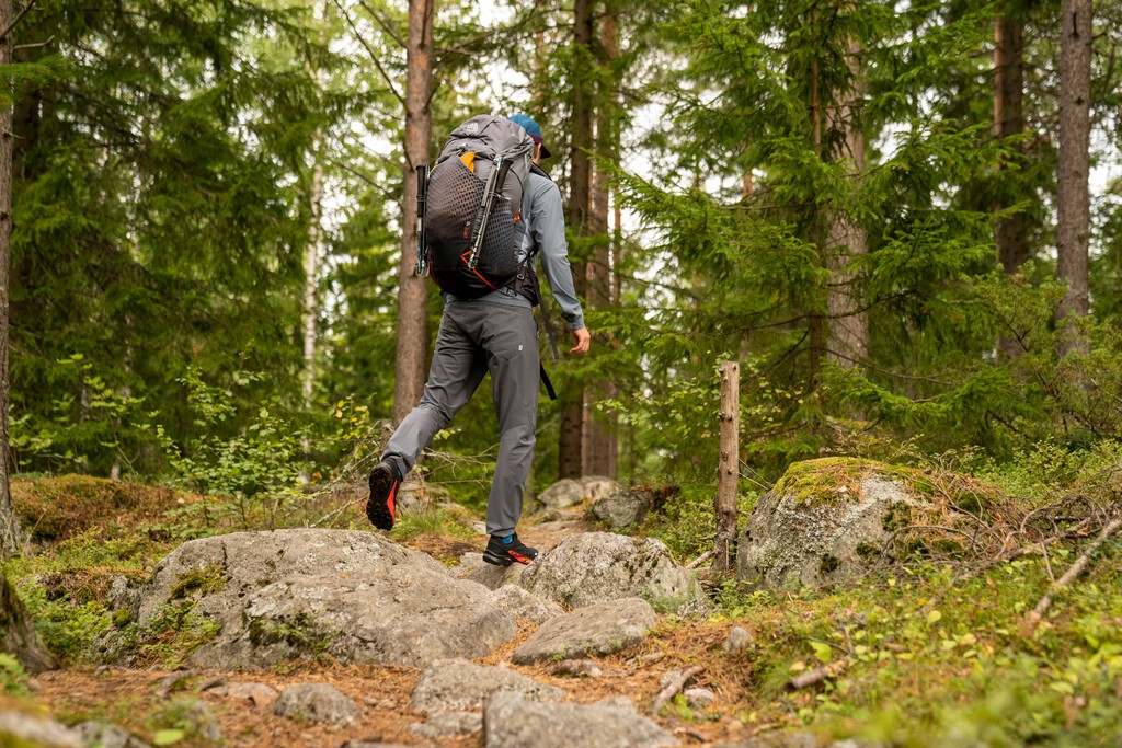 Estas son las zapatillas Hi-Tec más ligeras que puedes encontrar en Decathlon para realizar senderismo esta primavera 