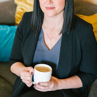 La mujer que quemó una casa y mordió a un policía tiene algo que decirte sobre lo que puedes hacer o no con la IA