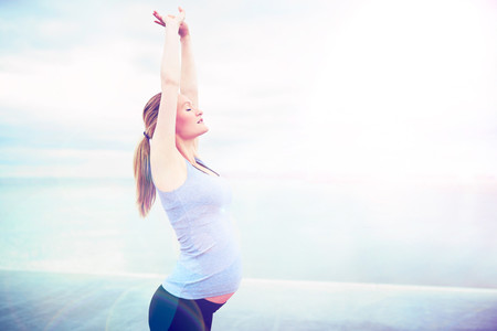Yoga para embarazadas: beneficios, contraindicaciones y precauciones