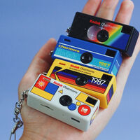 No solo es el llavero perfecto para fans de la fotografía, es una cámara Kodak real de bolsillo