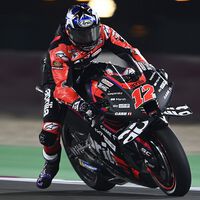 La última locura aerodinámica para MotoGP: Aprilia quiere un mono con corazas de velcro para desviar el aire