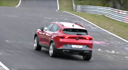 Así ruge el CUPRA Formentor en Nürburgring exprimiendo el motor de cinco cilindros del Audi RS 3
