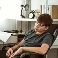 Siete estrategias para ayudar a los adolescentes a dejar de procrastinar y no dejar todo para última hora 