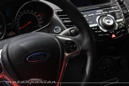 Ford Fiesta ST 2013, detalle interior