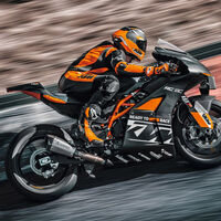 KTM tiene lista su primera gran deportiva con tecnología de MotoGP, y quieren que ser una digna rival de la Ducati Panigale V2