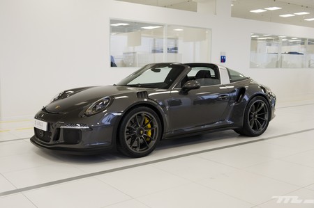 ARES Design, visita fábrica Modena