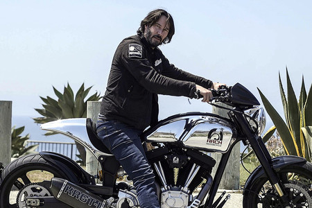 No es un error en Matrix, Keanu Reeves presentará tres nuevas Arch en el EICMA
