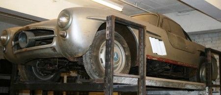 Un Mercedes-Benz 300 SL Gullwing de 1957 quiere ser adoptado y restaurado