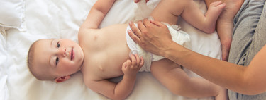Mi bebé no hace caca: qué podemos hacer para ayudarle