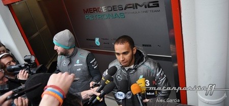 Lewis Hamilton está satisfecho pero cree que no podrá luchar por ganar carreras