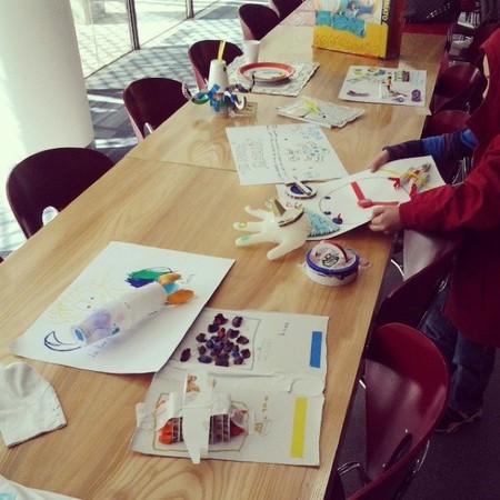 Visita y taller con niños a la exposición de la "Cranford Collection. Out of the house" en la Fundación Banco Santander