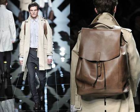 Burberry también se apunta a la moda de las mochilas