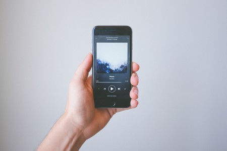 La Unión Europea estaría considerando investigar a Apple tras la quejas de Spotify por competencia desleal