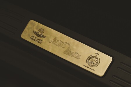 Aston Martin Vantage Roadster A3 2021 012