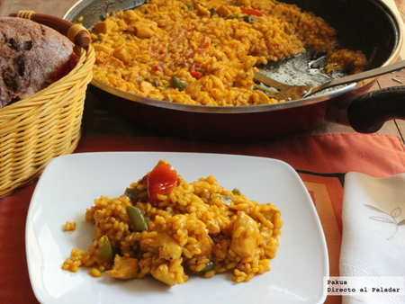 Arroz moruno de pollo y pimientos con especias marroquíes. Receta