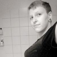 Quería ser un hombre, pero se convirtió en madre: un transexual gestó, dió a luz y amamanta a su bebé