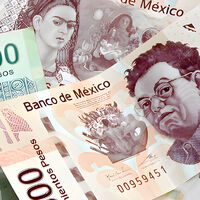 Este banco cree saber quiénes son los culpables de que a la gente le dé miedo pedir créditos: el efectivo y la informalidad