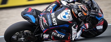 Espeluznante: Michael van der Mark se ha destrozado la pierna tras una caída en la que salió volando de su BMW  