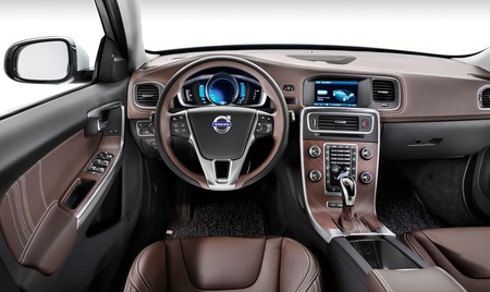 Volvo S60L Plug-in Hybrid 05