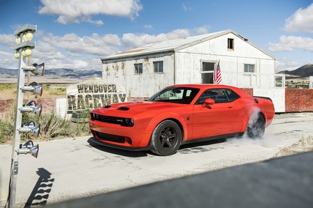 La enésima versión del Dodge Challenger SRT se llama Super Stock, y es casi un Demon de 818 CV a precio de BMW M2