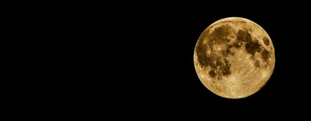 Cómo se ve la Luna si la enfocas con un zoom de 83 aumentos