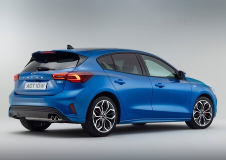 Ford Focus 2022 1600 05