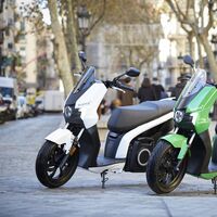 La Silence S01 Basic es una moto eléctrica un poco menos potente que la S01, con casi la misma autonomía y por 1.000 euros menos 