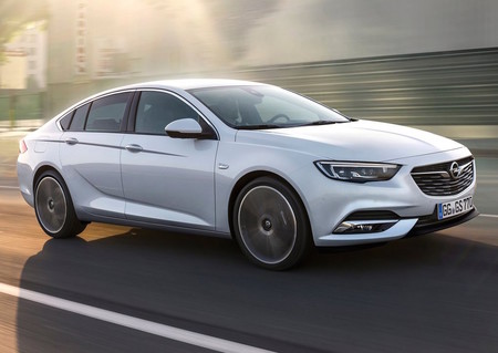 Si PSA compra Opel, podría vender sus autos fuera de Europa