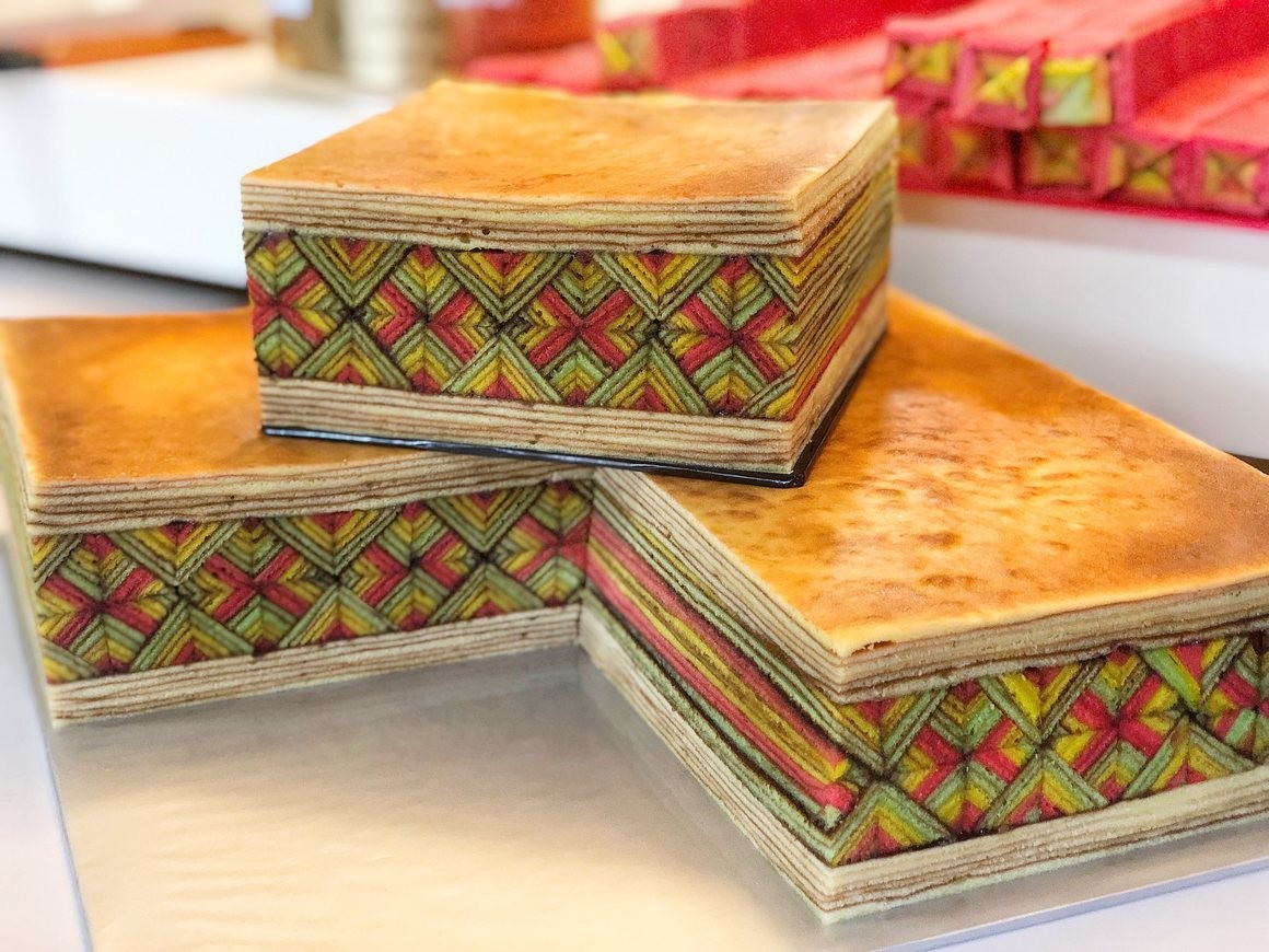 La fascinante geometría de los pasteles más complejos de Malasia