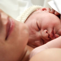 El olor de los bebés es adictivo, y la ciencia explica por qué