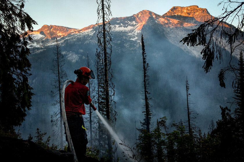 El problema para Canadá con los incendios no es solo su tamaño, es lo que duran: el país está en guerra contra los 'fuegos zombi'